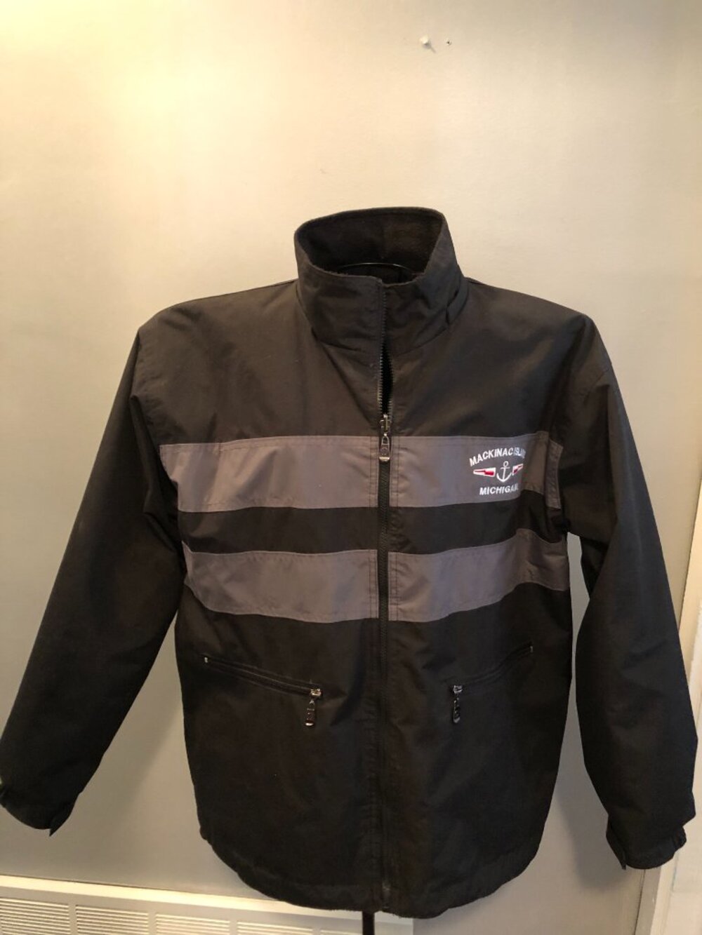 Mackinac Island Michigan XL? Mens Black Fleece Lined Jacket 25" Pit to Pit FLAWS